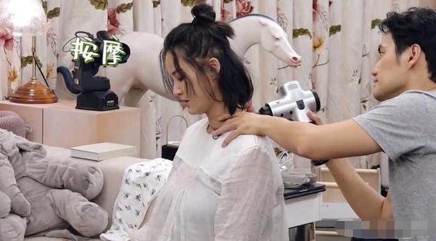 袁弘做饭带娃两不误,朱丹反应让人意外,张歆艺老公不都这样