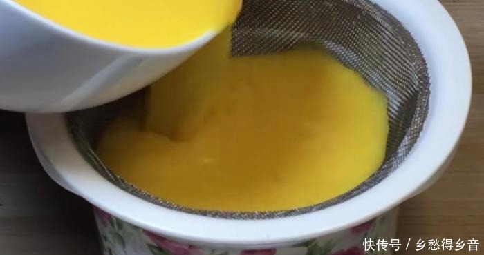 学会这三点,做出的鸡蛋羹细嫩爽滑,老人孩子都爱吃