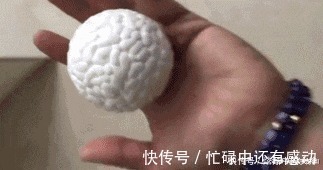 拖鞋|小米推「空调鞋」!不到百元硬刚Yeezy,穿上降10℃比拖鞋还透气