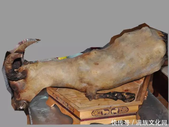 苏尼特式石头烤全羊——列入第五批自治区级非物质文化遗产名录