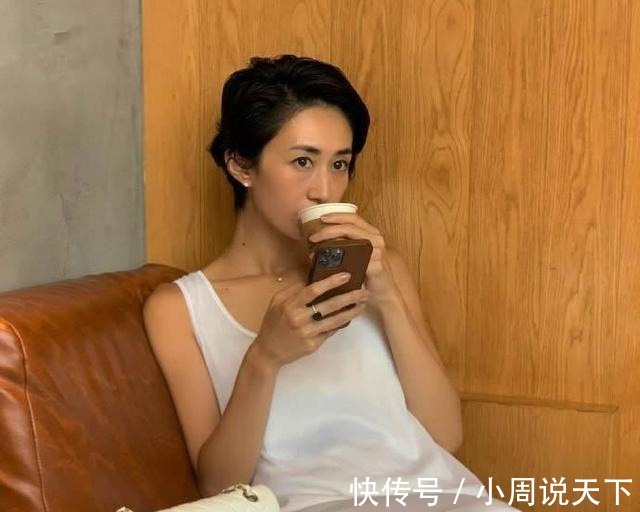 穿搭 凭着一头“短发”,中年的她美得高级!3大穿搭要点,学会你也行!