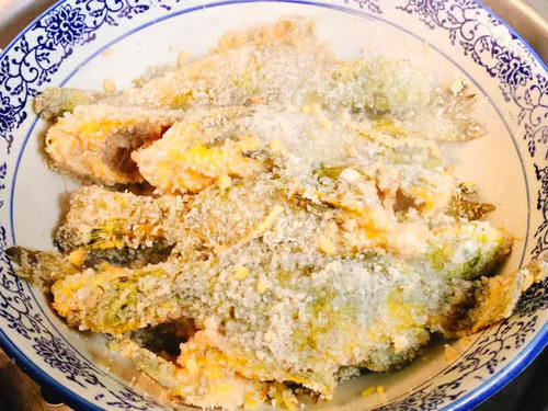 这鱼22元一斤,再贵也别省,多给孩子吃,个子长得快,头脑更聪明