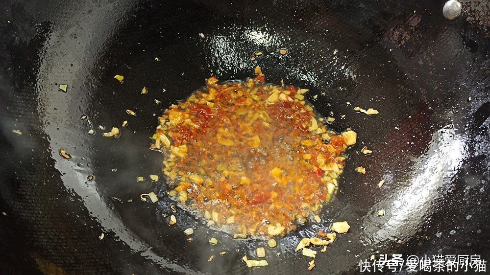  教你鱼腥草炒肉丝的家常做法，清脆爽口，味道特别棒，比拌着味好