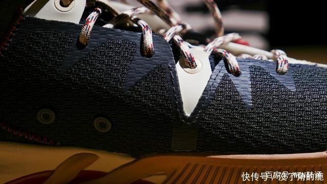 颜值设计双满分!首款“高端外场实战鞋”究竟有何玄机