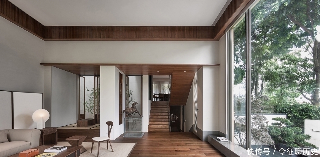 卧室|设计师真聪明,卧室房门这样设计,面积顿时增加一倍