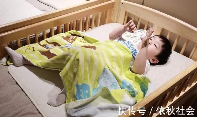 安全隐患|4种“保暖用品”被列入黑名单,别给宝宝用,安全隐患可不小