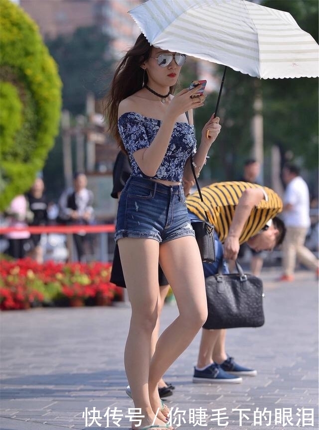 墨镜|街拍,美女戴墨镜太帅了