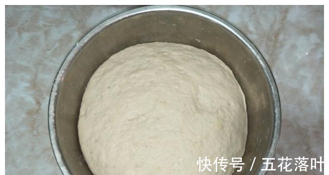 保鲜膜|秋天蒸馒头，发面有讲究，4个细节做到位，30分钟发满盆！
