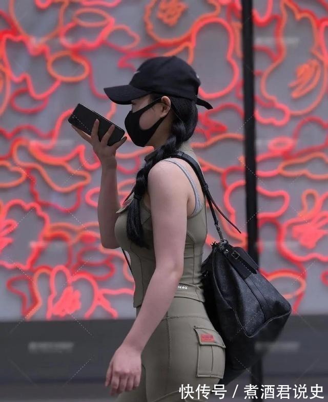 打底裤 时尚精致的打底裤穿搭衬托优美的线条,穿着舒适个性,简约舒适!