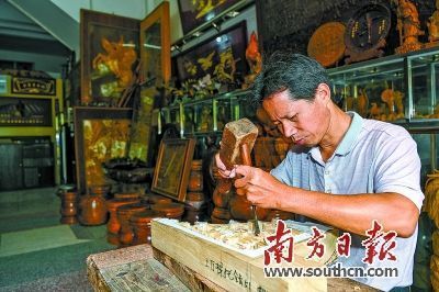 木雕作品|刀锋千转 掌下生花