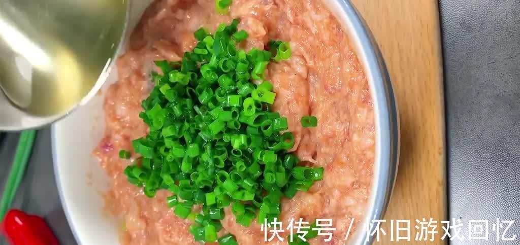 厨师教你调肉馅，汤鲜味美鲜嫩多汁，包子饺子都能用