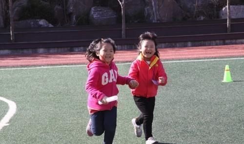 压岁钱|新年我给父母1万块,孩子收到压岁钱却大哭,我们没吃饭就走了