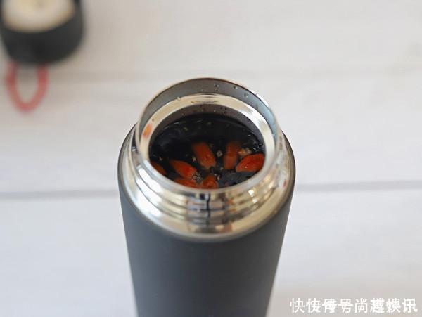 花青素|“天然花青素”被发现,每天拿它泡水喝,延缓衰老,40岁不显老