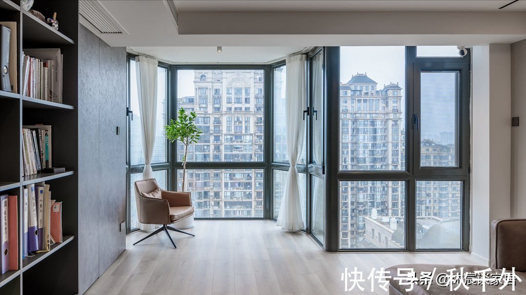 沐宸|越来越多年轻人选择客厅不装电视,还真别说,这样的家出彩又实用