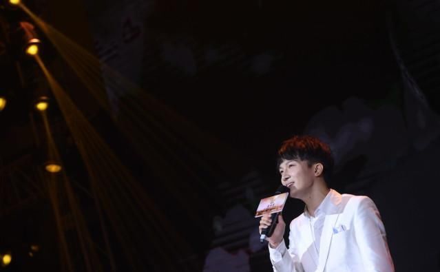 周慎 唱歌声乐技巧周深空降明日之子,现场教科书级别演唱,惊艳全场