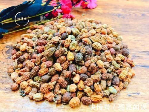 这2味是肉腥味的“死对头”，炖肉时放1颗，肉越炖越香，越炖越烂