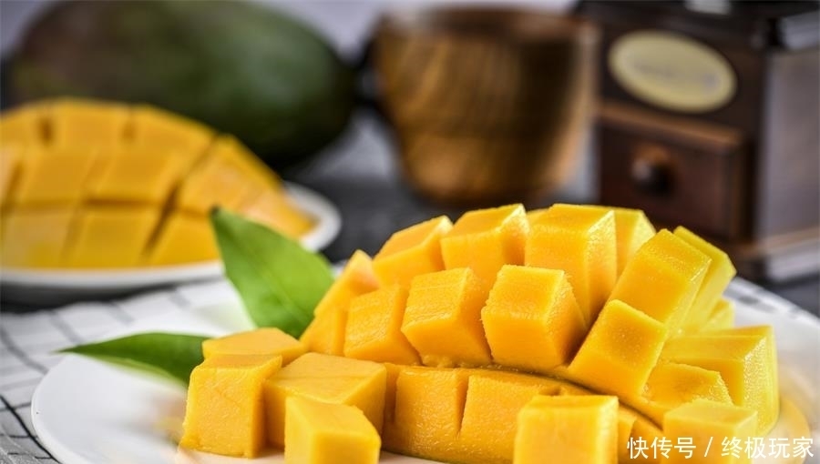 给女人们提个醒：4种常见水果尽量别贪吃，以免加速皮肤衰老