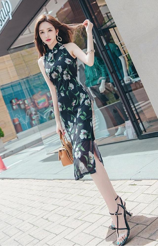 东方女性 时尚印花旗袍,无袖背心高开叉裙,穿出可爱气质