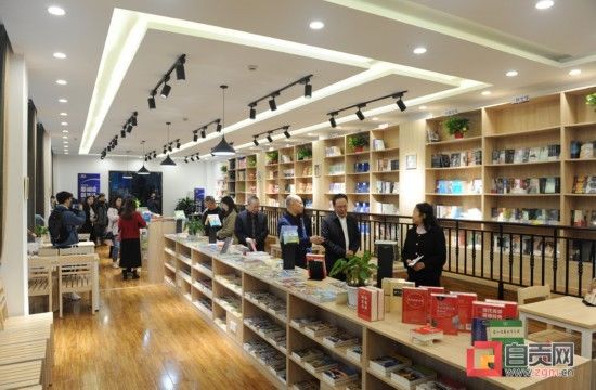  自贡|隐藏在图书馆里的书店：自贡“馆店融合”打造城市阅读空间