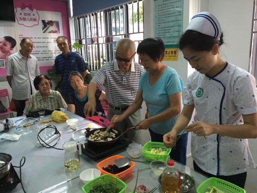 诊疗|小社康”里藏着医疗“大管家”，深圳社康提质增效守好居民“健康门”