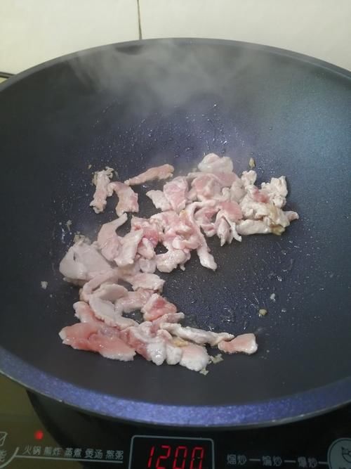 简简单单也不失美味~~木耳炒肉丝