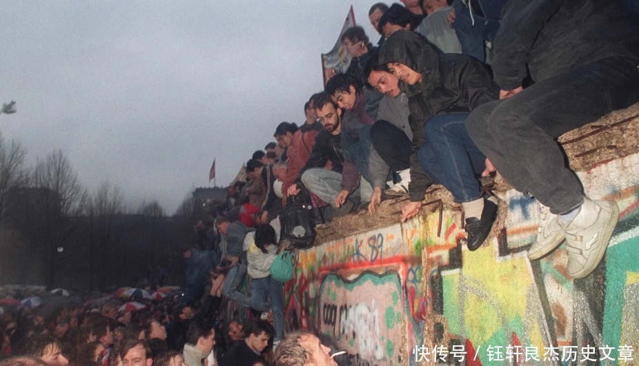 东德|明明是西德统一了东德,为何迁都到东德的柏林