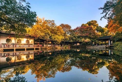 梁溪区是无锡市的中心城区，拥有多个知名旅游景点