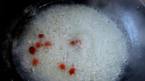 1个梨，一点冰糖，记住这个配方，你也能吃到素燕窝