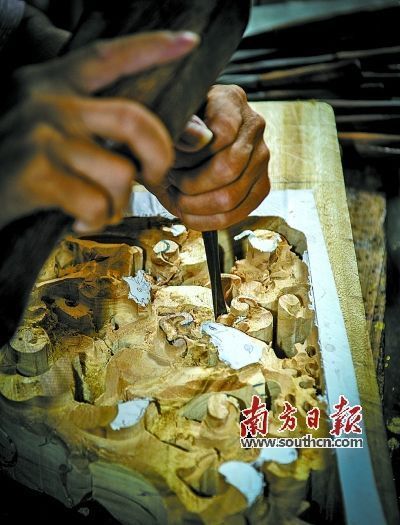  木雕作品|刀锋千转 掌下生花