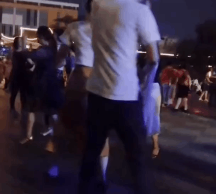 大爷|网恋不仅会被骗，还会被大爷唱进黄梅戏里……一开口就老戏骨了！