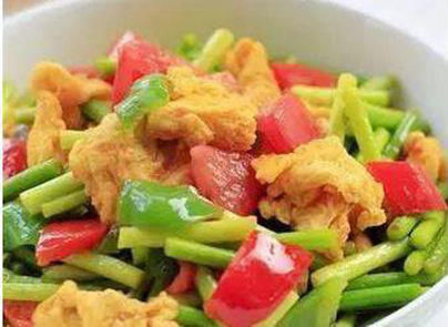  蒜薹|美食优选：三汁焖锅，泡菜虾仁，杏鲍菇青椒炒肉片，蒜薹炒鸡蛋的做法