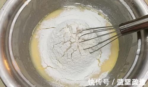 甜点|是蒸出来的蛋糕，不用烤箱，简单易做有营养，是我们全家都爱吃的一种甜点