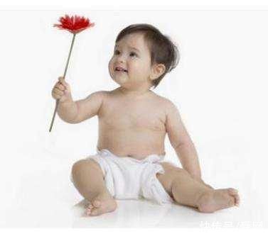 监控|回房后发现双胞胎在床上不见了,看了监控之后哭笑不得