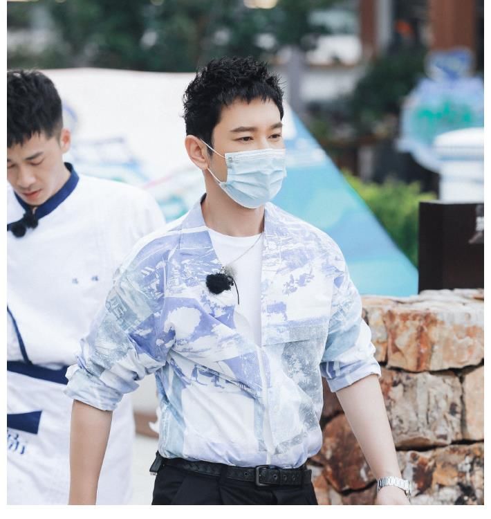 路透图|中餐厅5路透图曝光,龚俊丁真确认加盟,3位女嘉宾众望所归