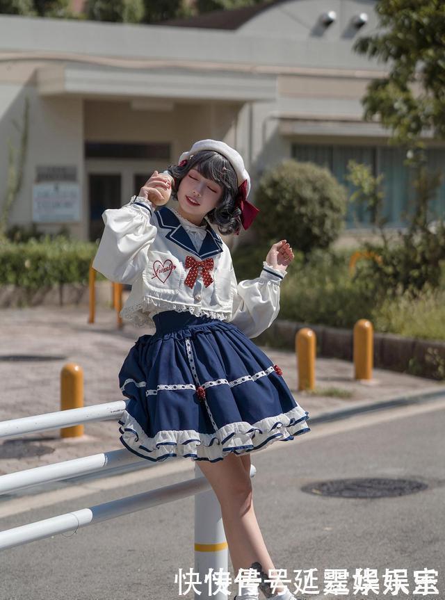 迪士尼|本以为普通lo裙够美了,直到看见“迪士尼”款,十级lo娘不淡定了