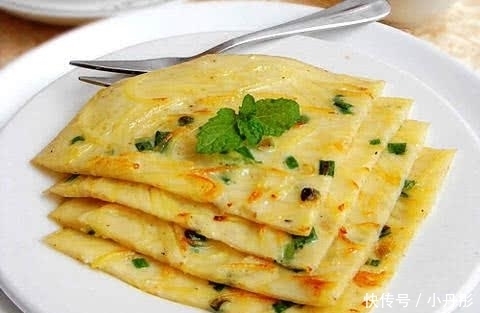 加点|煎鸡蛋饼不要着急下锅,往面糊中加点它摇一摇,又薄又香还不粘锅