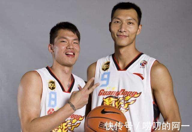 中国篮球两位名宿，李楠和朱芳雨，谁的生涯成就更高？|长文 | 李楠