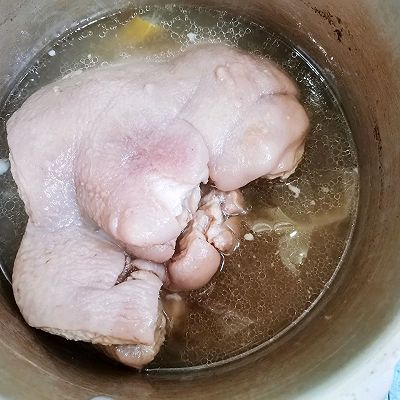 清炖肘子汆酸菜