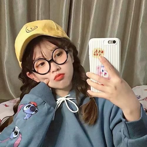 戴眼镜|脸上有这几种特点的女生,戴眼镜很降低颜值,你中了吗