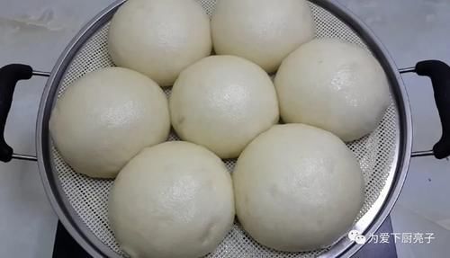 蒸发馒头时，切记不要直接加酵母，掌握正确做法，我家一周吃五次