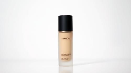 水润度|卡姿兰小夜猫粉底液怎么样？极限试验评测带你了解