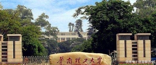 这几些大学非常特殊，游泳课是学校里的必修课，不会游泳将面临无法毕业