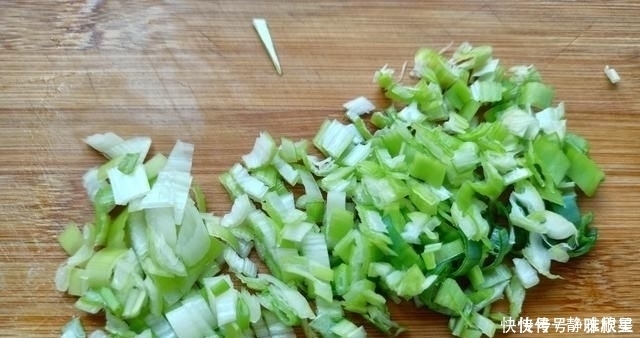 懒人早餐做法,1根山药2个鸡蛋,不用早起5分钟出锅,孩子抢着吃