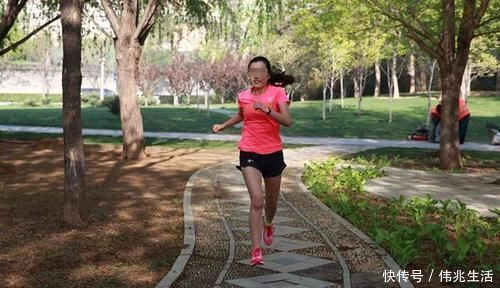 辣妈|生娃后只能变成“黄脸婆”?学会这些,照样能做回精致的猪猪女孩