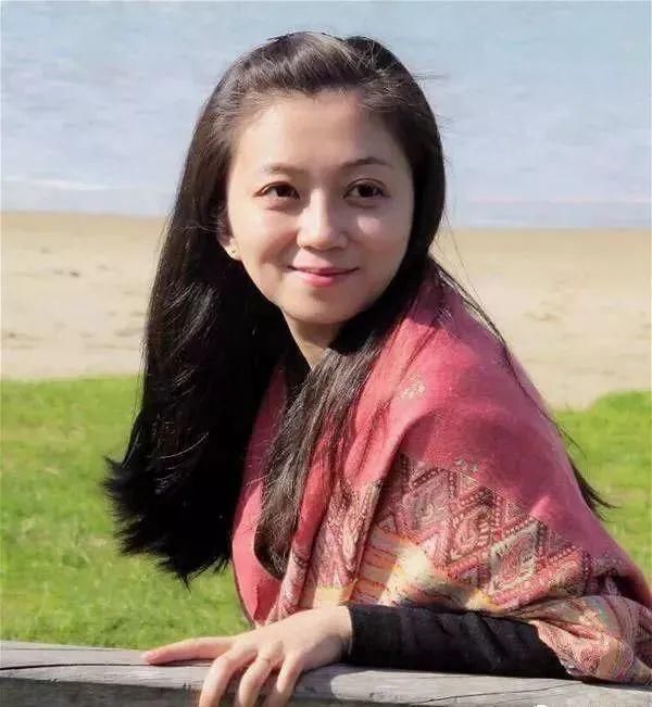 草书#三个80后美女博士写书法,气场都很大,是人漂亮还是书法漂亮?