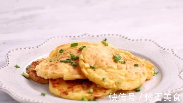 土豆饼|极简版土豆饼做法,面粉土豆加个蛋,煎一煎就出锅
