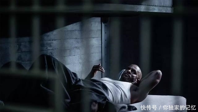 小说里|《美国众神》:应该称着“反美国梦”的奇幻小说