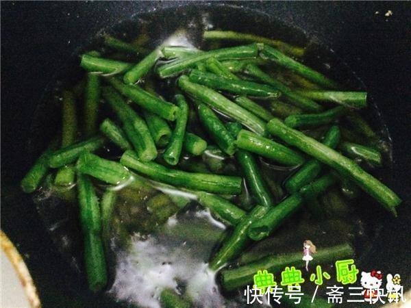 想让豆角茄子炒起来好吃,最关键的一步不能少,吃过就会爱上