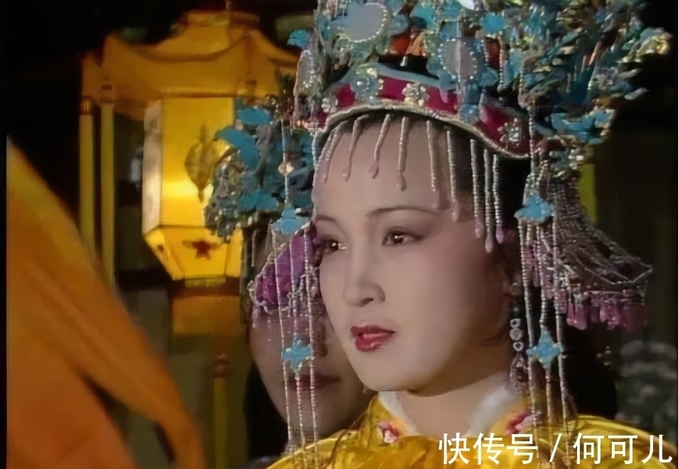 大观园&贾元春省亲,一直“针对”林黛玉,回贾府第一件事为何是更衣?