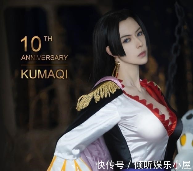 女帝|海贼王:百万博主男扮女装,cos女帝比原版都要性感,差点心动了!